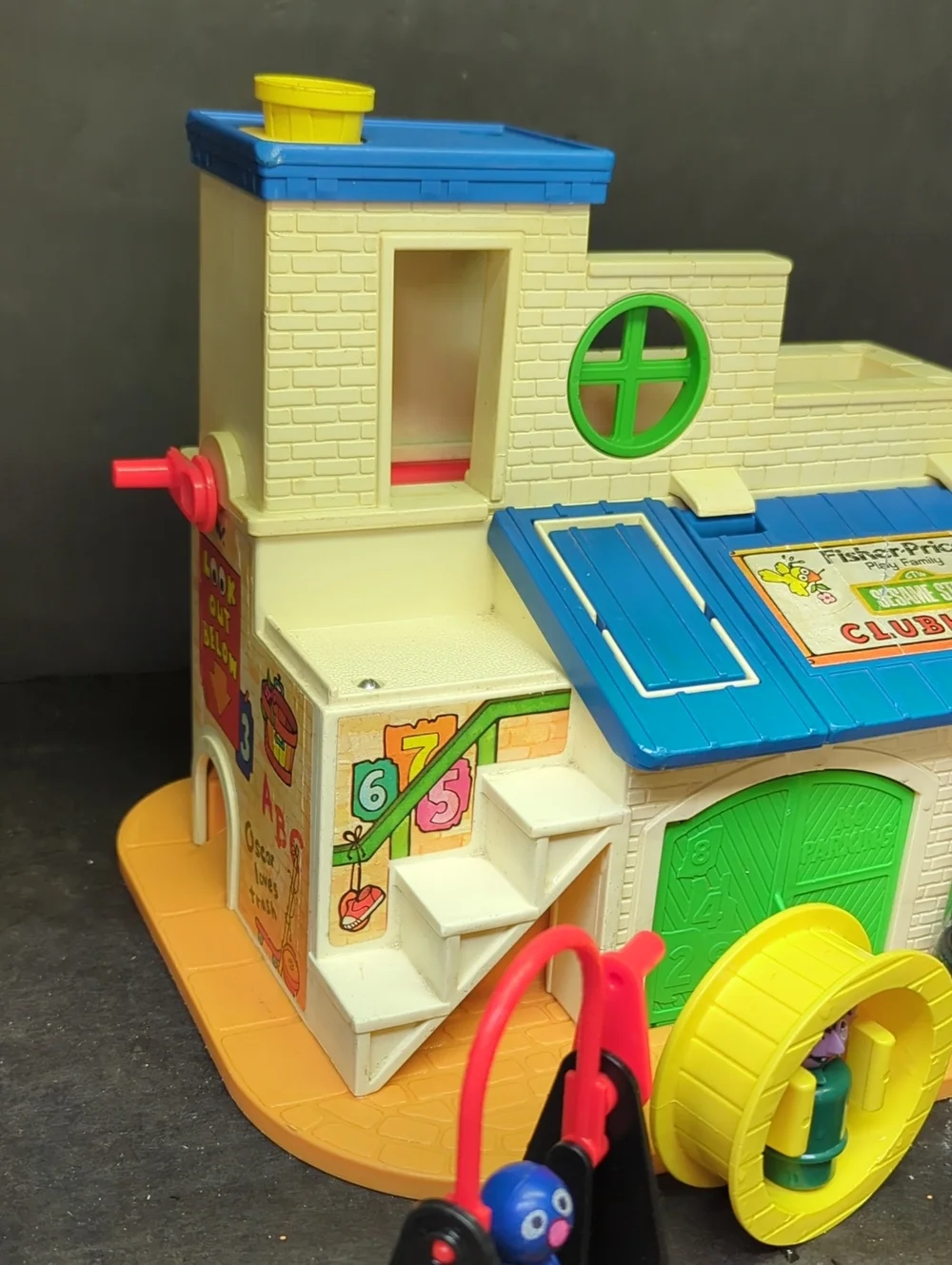 #7 Sesame Street Clubhouse #937, & figures, little people Fisher Price